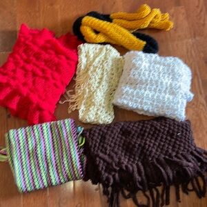 Set/6 knit scarves